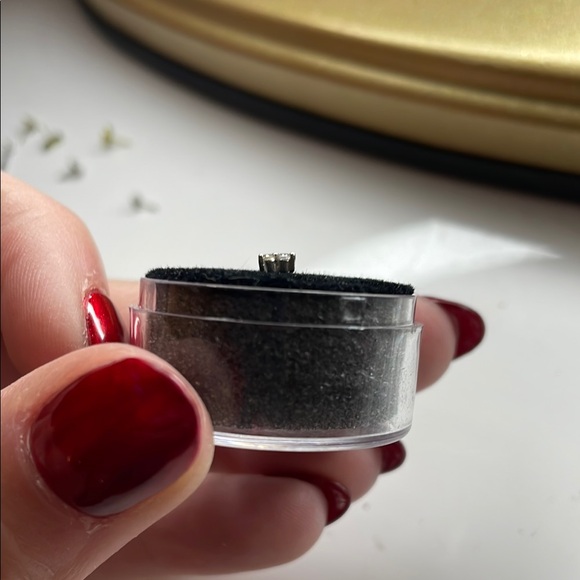 14k white gold trinity threadless end - Picture 4 of 4